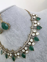 Green Doublet Moissanite Kundan Necklace/Kundan Choker/Bollywood Jewelry/Indian wedding/Bridal jewelry/Indian Wedding/Pakistani/Punjabi