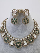 Green Kundan Necklace Set, Pearl Kundan necklace, Bollywood Jewelry, Indian Pakistani jewelry for wedding, Indian Kundan jewelry