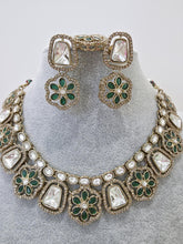 Green Kundan Necklace Set, Pearl Kundan necklace, Bollywood Jewelry, Indian Pakistani jewelry for wedding, Indian Kundan jewelry
