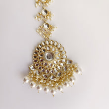 Maang tikka/ Kundan Tikka/ Indian Jewelry/ Indian Wedding Jewelry/ Pakistani Jewelry/ Jhoomer/ Matha patti/ Indian forehead jewelry