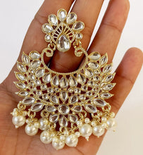 Kundan Tikka w/ Earring Set- Indian Bridal Maang Tikka, Teeka, Tika Headpiece - Handmade Pearl Jewelry For Women - Bollywood Bridesmaid Gift