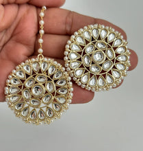 Kundan Tikka w/ Earring Set- Indian Bridal Maang Tikka, Teeka, Tika Headpiece - Handmade Pearl Jewelry For Women - Bollywood Bridesmaid Gift