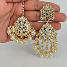Gold Kundan Tikka Earring Set/Indian Jewelry/Bridesmaid Jewelry/Kundan tikka set/Bridesmaid Gifts