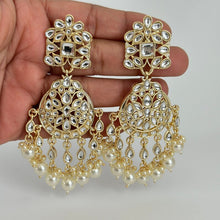 Gold Kundan Tikka Earring Set/Indian Jewelry/Bridesmaid Jewelry/Kundan tikka set/Bridesmaid Gifts