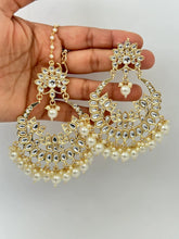 Oversized Gold Kundan Tikka w/Earring Set/Indian Bridal Maang Tikka Teeka Tika Headpiece/Indian wedding/Bridal/Bollywood Bridesmaid Gifts