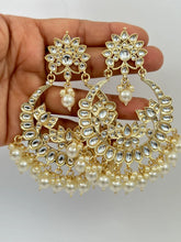 Oversized Gold Kundan Tikka w/Earring Set/Indian Bridal Maang Tikka Teeka Tika Headpiece/Indian wedding/Bridal/Bollywood Bridesmaid Gifts