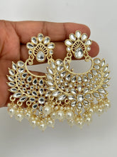 Kundan Tikka w/ Earring Set- Indian Bridal Maang Tikka, Teeka, Tika Headpiece - Handmade Pearl Jewelry For Women - Bollywood Bridesmaid Gift