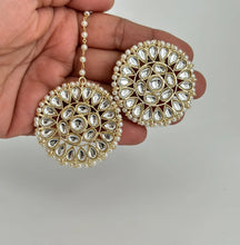 Kundan Tikka w/ Earring Set- Indian Bridal Maang Tikka, Teeka, Tika Headpiece - Handmade Pearl Jewelry For Women - Bollywood Bridesmaid Gift