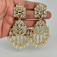 Gold Kundan Tikka Earring Set/Indian Jewelry/Bridesmaid Jewelry/Kundan tikka set/Bridesmaid Gifts