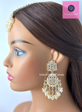 Gold Kundan Tikka Earring Set/Indian Jewelry/Bridesmaid Jewelry/Kundan tikka set/Bridesmaid Gifts