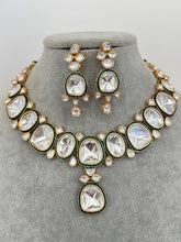 Emerald Big Fine Kundan Indian Bridal Necklace, Wedding necklace, Fine kundan jewelry, Pakistani Jewelry, Indian Jewelry, Bridal Jewelry