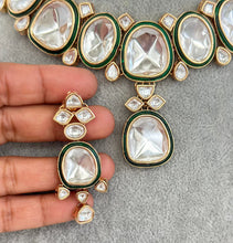 Emerald Big Fine Kundan Indian Bridal Necklace, Wedding necklace, Fine kundan jewelry, Pakistani Jewelry, Indian Jewelry, Bridal Jewelry