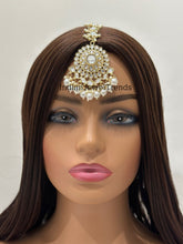 Maang tikka/ Kundan Tikka/ Indian Jewelry/ Indian Wedding Jewelry/ Pakistani Jewelry/ Jhoomer/ Matha patti/ Indian forehead jewelry