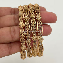 Set of 4 Indian Gold bangles, Temple Jewelry, South indian bangles, Kada bangles, Indian Jewelry, pakistani jewelry