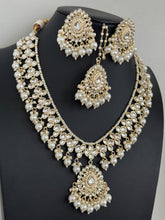 Kundan Pearl Necklace Set/ Kundan Choker/ Bollywood Jewelry/ Indian jewelry/ Pakistani necklace/ punjabi necklace/bridal /indian wedding
