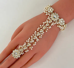Kundan Single Hath Paan/Bracelet/Haath phool/Hathh Panja/finger Hand bracelet/Bridal Jewelry/hand harness/Indian Hand Jewelry/Indian wedding