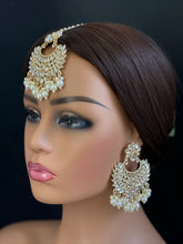 Kundan Tikka w/ Earring Set- Indian Bridal Maang Tikka, Teeka, Tika Headpiece - Handmade Pearl Jewelry For Women - Bollywood Bridesmaid Gift