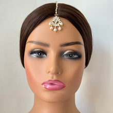 Maang tikka/ Kundan Tikka/ Indian Jewelry/ Indian Wedding Jewelry/ Pakistani Jewelry/ Jhoomer/ Matha patti/ Indian forehead jewelry