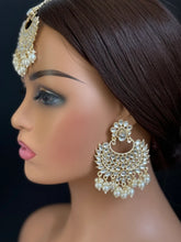Kundan Tikka w/ Earring Set- Indian Bridal Maang Tikka, Teeka, Tika Headpiece - Handmade Pearl Jewelry For Women - Bollywood Bridesmaid Gift