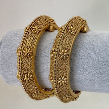 Gold Kada bangles Pair, Indian Amrapali bangles, Antique bangles, Temple Jewelry, South indian bangles, Bridal Bangles, Indian Wedding,