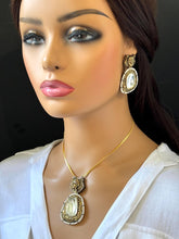 Victorian Sabyasachi inspired uncut polki Kundan Pendant Necklace, Indian Jewelry, Bollywood Jewelry Sabyasachi Necklace Statement Jewelry