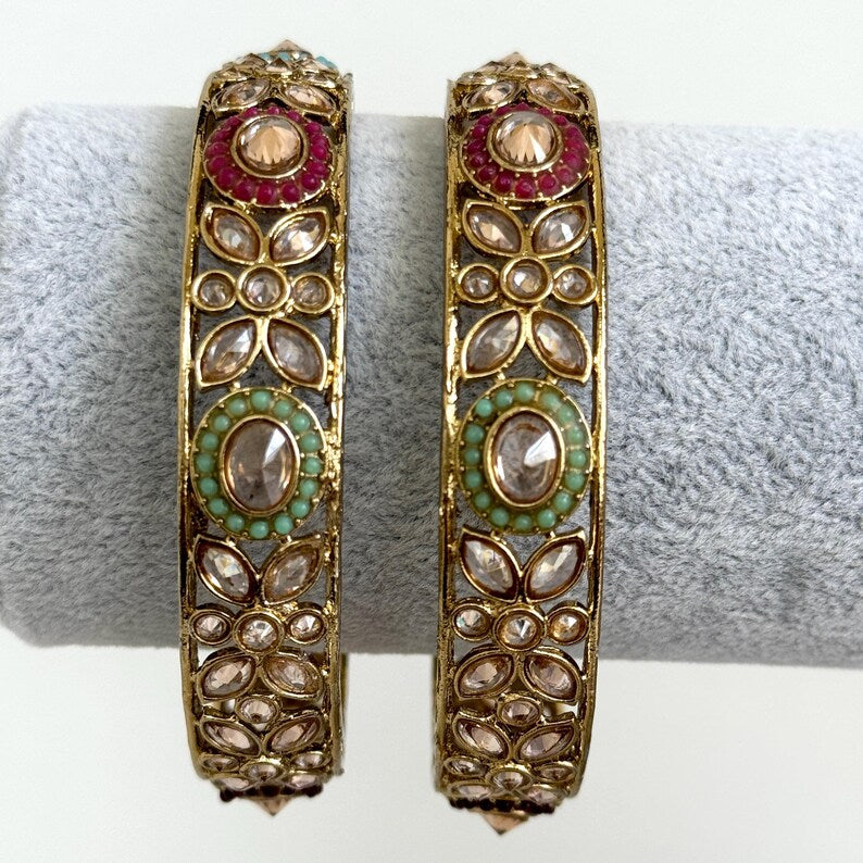 A Pair of Polki Pearl Kundan antique dull gold finish Bangles Pair /Punjabi bangles/Bridal bangles/Indian wedding jewelry/Pakistani/Kada