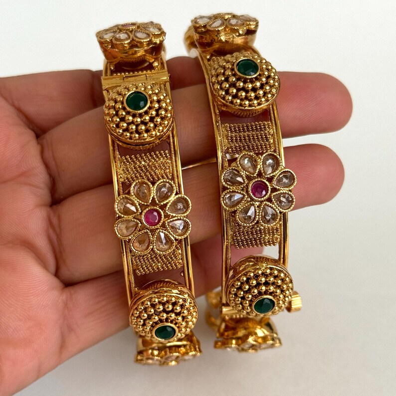 Set of 2 Ruby Green Gold RajwadiBangles(2 PC)/Pacheli Bangles/Indian Bangles/Polki stone bangles/Indian wedding/bridal chuda bangles