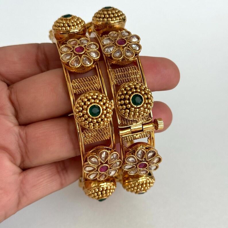 Set of 2 Ruby Green Gold RajwadiBangles(2 PC)/Pacheli Bangles/Indian Bangles/Polki stone bangles/Indian wedding/bridal chuda bangles