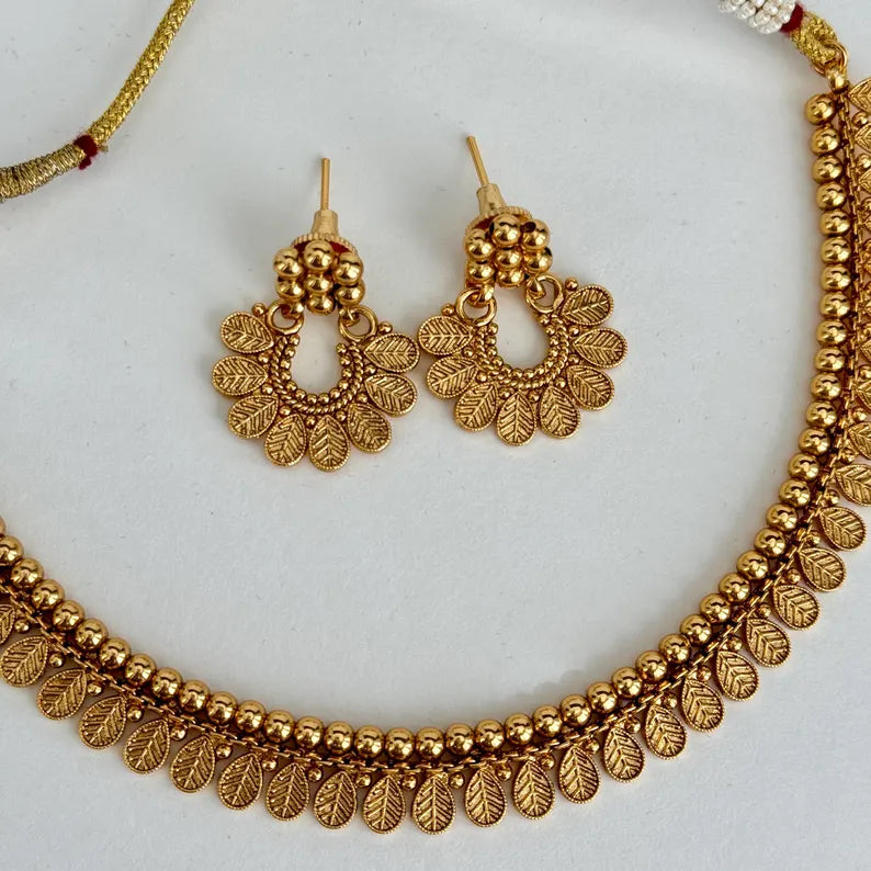 Antique Gold Necklace/South Indian Jewelry/Temple Jewelry/Guttapusalu Necklace/Wedding necklace/Bridal necklace/Indian Necklace