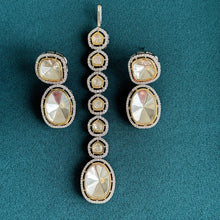Uncut Polki Kundan Tikka Earrings set/Maang Tikka Set/Uncut Polki Jewelry/Bollywood/Pakistani/Bridesmaid Gifts/Bridal/Indian Wedding