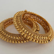 Gold Kada bangles 2pc/Indian bangles/Antique bangles/Temple Jewelry/Bridal Bangles/Indian Wedding/Pakistani Jewelry/South indian jewelry
