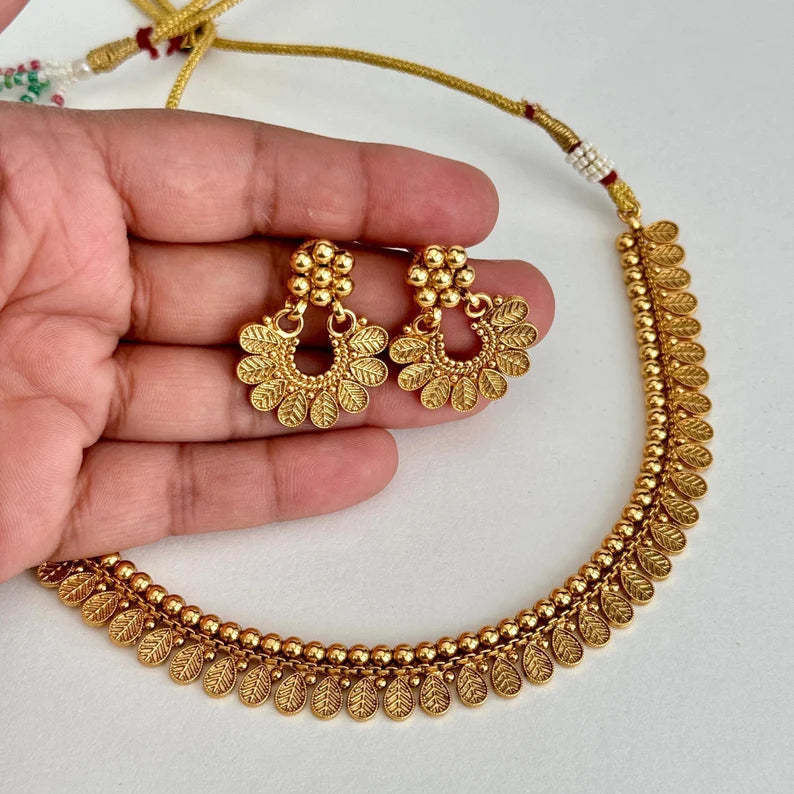 Antique Gold Necklace/South Indian Jewelry/Temple Jewelry/Guttapusalu Necklace/Wedding necklace/Bridal necklace/Indian Necklace