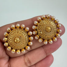 Gold Pearl Stud Earrings/Indian Studs/Indian Earrings/Indian Jewelry/Kundan Studs/Sabyasachi studs/Bridal Jewelry/Indian wedding