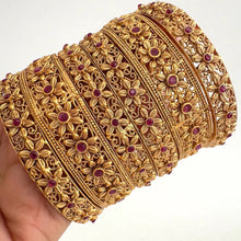 et of 6 gold Antique Bridal bangles choda set/Bridal bangles/Antique bangles/Gold bangles/Rajwadi bangles/Kundan stone bangles