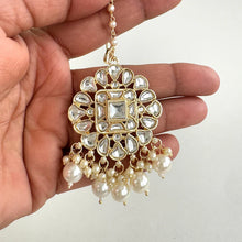 Medium Sized Kundan Maang Tikka/Kundan Tikka/Indian forehead jewelry/Indian Wedding Jewelry/ Pakistani Jewelry/Jhoomer/Matha patti