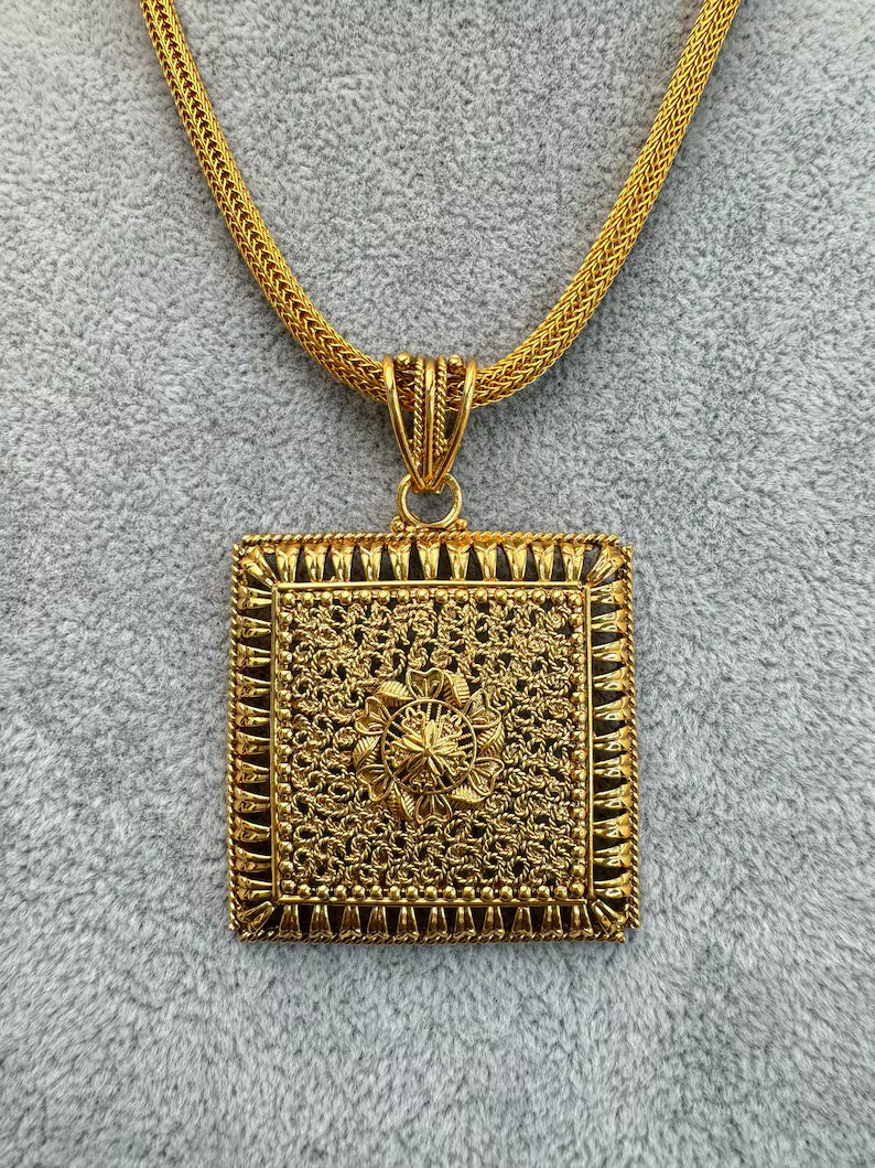 Antique Plain Gold Pendant Set/South Indian Jewelry/Temple Jewelry/Gold Necklace/Wedding necklace/Bridal necklace/Indian Necklace