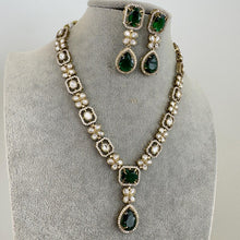 Green Kundan Necklace Set/ Indian Kundan Set/ Bollywood Jewelry/ Indian jewelry/Pakistani necklace/punjabi necklace/bridal/indian wedding