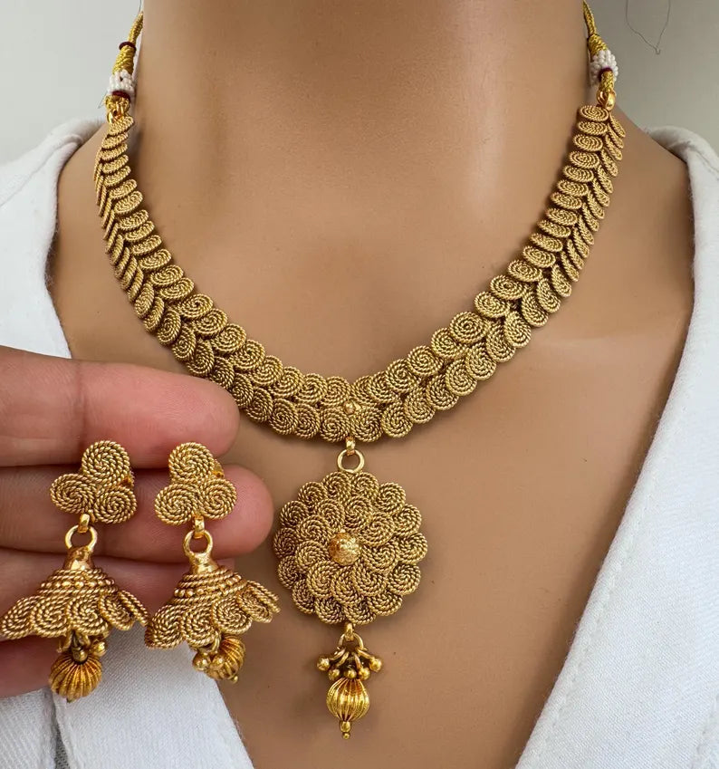 Antique Gold Necklace/South Indian Jewelry/Temple Jewelry/Wedding necklace/Bridesmaid Necklace/Indian necklace/Gift for her