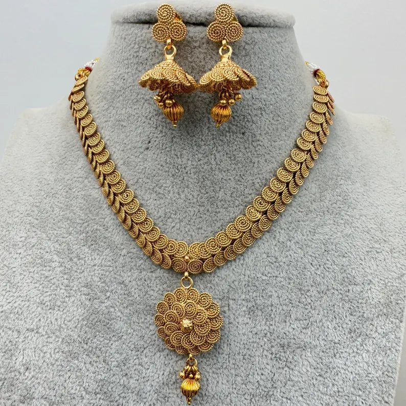 Antique Gold Necklace/South Indian Jewelry/Temple Jewelry/Wedding necklace/Bridesmaid Necklace/Indian necklace/Gift for her