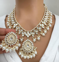 Kundan Pearl Necklace Set/ Kundan Choker/ Bollywood Jewelry/ Indian jewelry/ Pakistani necklace/ punjabi necklace/bridal /indian wedding
