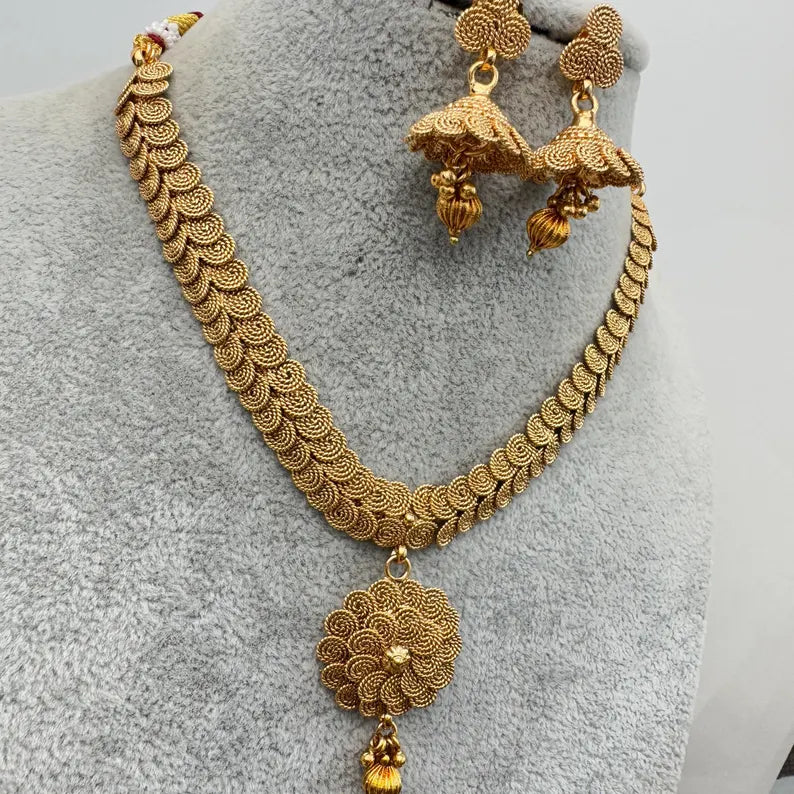 Antique Gold Necklace/South Indian Jewelry/Temple Jewelry/Wedding necklace/Bridesmaid Necklace/Indian necklace/Gift for her