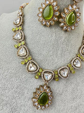 Mehendi Green Kundan Necklace Set, uncut Kundan Necklace, Indian Pakistani jewelry for wedding, Bridesmaid jewelry, Indian Kundan necklace
