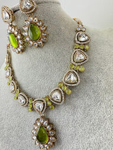 Mehendi Green Kundan Necklace Set, uncut Kundan Necklace, Indian Pakistani jewelry for wedding, Bridesmaid jewelry, Indian Kundan necklace