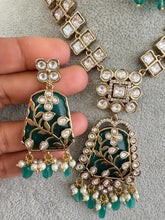 RamaGreen Kundan Necklace / Mid Length Kundan Necklace/ Bollywood Jewelry/ Indian jewelry/ Pakistani / punjabi necklace/indian wedding