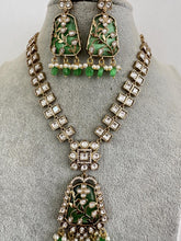 Green Kundan Necklace / Mid Length Kundan Necklace/ Bollywood Jewelry/ Indian jewelry/ Pakistani / punjabi necklace/indian wedding