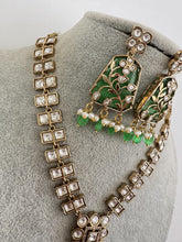 Green Kundan Necklace / Mid Length Kundan Necklace/ Bollywood Jewelry/ Indian jewelry/ Pakistani / punjabi necklace/indian wedding