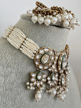 White pearl Kundan choker necklace, Kundan Choker Necklace Indian pakistani jewelry for wedding, Bridemaid jewelry, Indian Pakistani jewelry