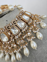 White Bridal Mossinate Polki Kundan Victorian Necklace, Sabyasachi Necklace, Wedding necklace, Semi Precious Jewelry, Bollywood Celebrity