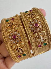 Gold Kada bangles 2pc/Indian bangles/Antique bangles/Temple Jewelry/Bridal Bangles/Indian Wedding/Pakistani Jewelry/South indian jewelry