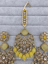 YELLOW Antique polki Kundan Tikka w/Earring Set Indian Bridal Maang Tikka Teeka Tika Headpiece Handmade Pearl Jewelry, Bridesmaid Gifts